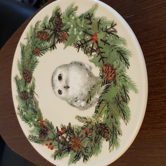 Creative Co-Op Stoneware Owl & Wreath Image Cake Pedestals 7.5" Round - Picture 6 of 7